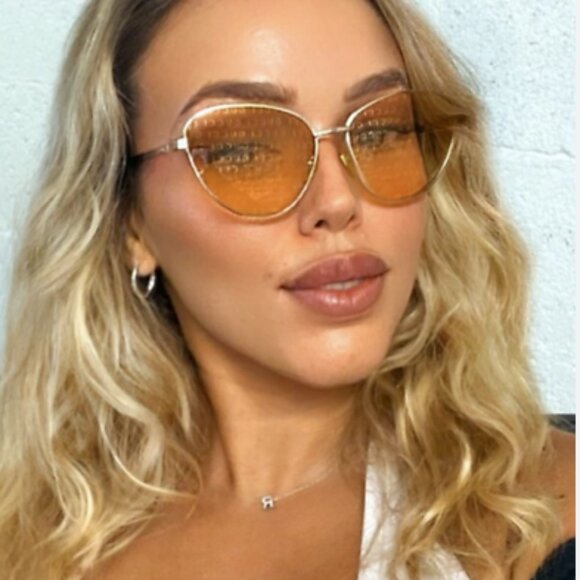 NEW GUCCI WOMEN'S GOLD FRAME SUNGLASSES GG0803S 004 GUCCI EYEWEAR - Picture 1 of 9